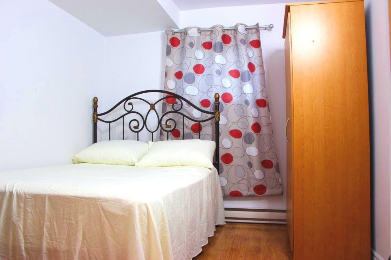 Private Comfy Apartment In Montreal Luaran gambar